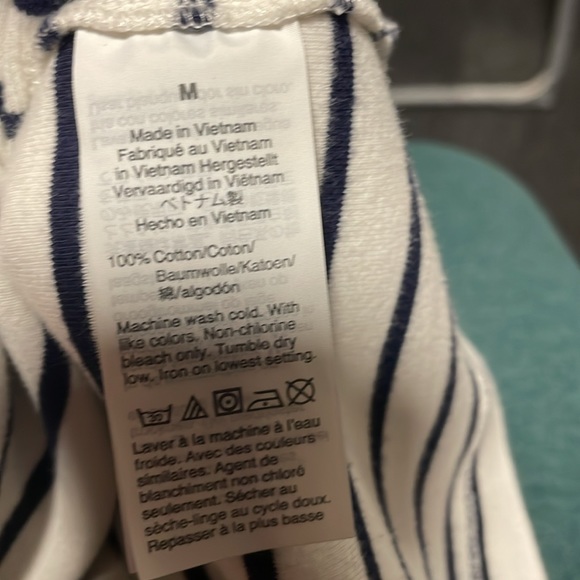 SOLD Striped tee - Picture 4 of 4